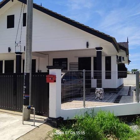 Hadeera Minimalis Family Homestay Kuala Terengganu Exterior foto