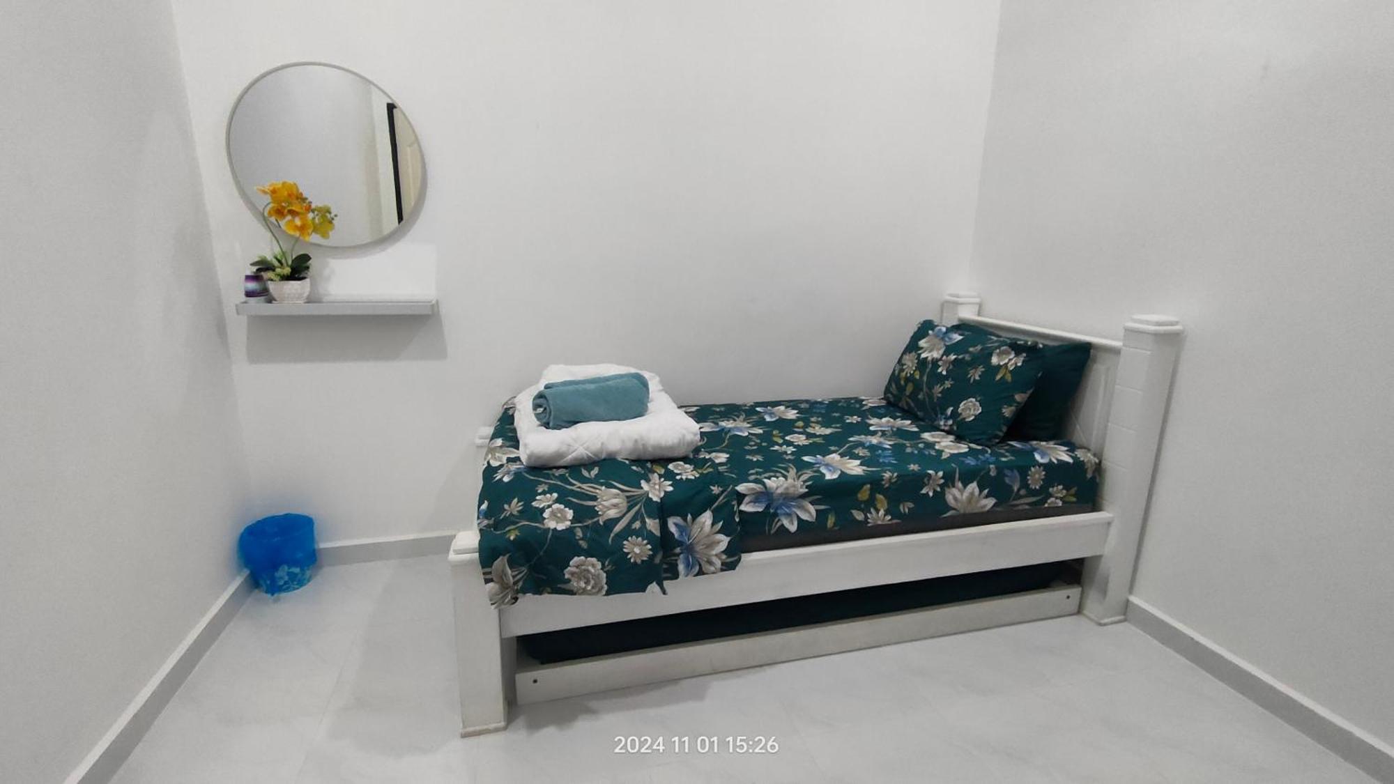 Hadeera Minimalis Family Homestay Kuala Terengganu Exterior foto